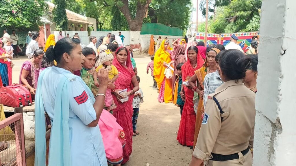 जेल की सलाखों से परे रिश्तों की डोर: बहन ने बांधी राखी 2 IMG 20260828 WA0035