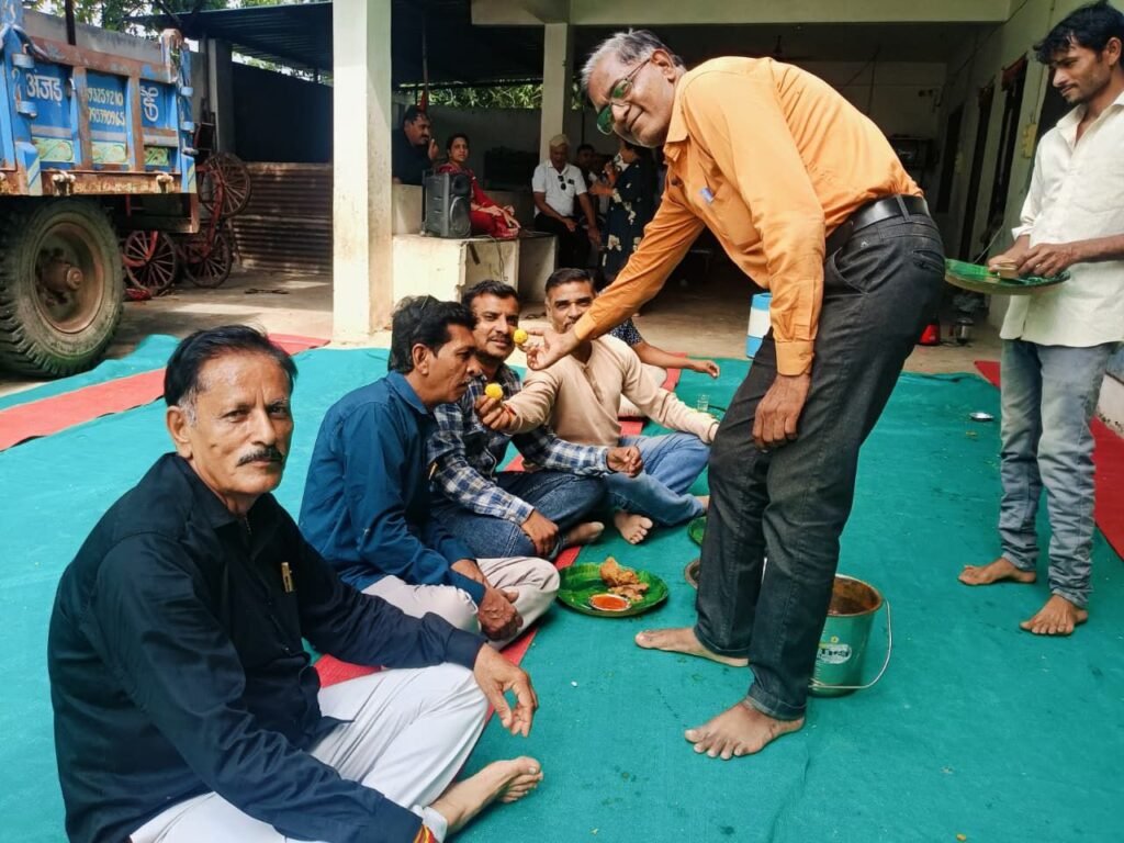 भागदौड़ भरी जिंदगी ठहरी, तो फिर खिल उठी दोस्ती की महफिल 2 img 20260830 wa00218452481361221819546